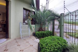 Casa com 150m², 3 dormitórios, 3 vagas, no bairro Kayser em Caxias do Sul para Comprar