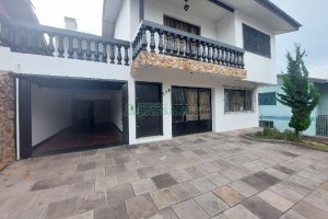 Casa com 232m², 3 dormitórios, 1 vaga, no bairro Cruzeiro em Caxias do Sul para Alugar