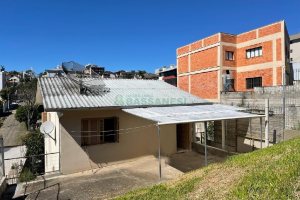 Casa com 72m², 3 dormitórios, 1 vaga, no bairro Esplanada em Caxias do Sul para Alugar