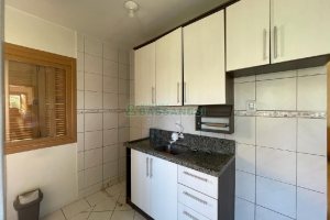 Casa com 72m², 3 dormitórios, 1 vaga, no bairro Esplanada em Caxias do Sul para Alugar