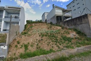 Terreno com 360m², no bairro São Luiz em Caxias do Sul para Comprar