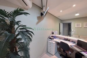Sala Mobiliada com 56m², 1 vaga, no bairro São Pelegrino em Caxias do Sul para Alugar ou Comprar
