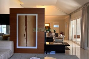 Casa com 874m², 4 dormitórios, 6 vagas, no bairro Cinqüentenário em Caxias do Sul para Comprar