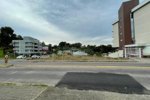 Terreno com 996m², no bairro Jardim América em Caxias do Sul para Comprar