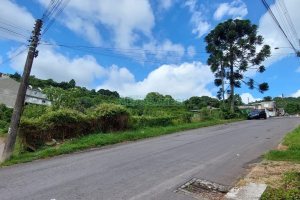 Terreno com 360m², no bairro Nossa Senhora das Graças em Caxias do Sul para Comprar