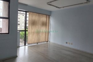 Sala com 42m², no bairro Centro em Caxias do Sul para Alugar
