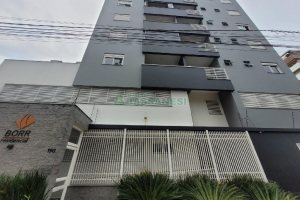 Apto Mobiliado com 90m², 2 dormitórios, 2 vagas, no bairro Vila Horn em Caxias do Sul para Comprar