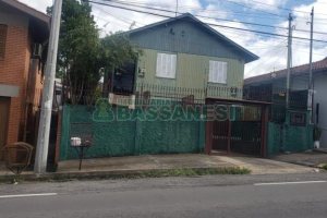 Casa com 120m², 3 dormitórios, 2 vagas, no bairro Pioneiro em Caxias do Sul para Comprar