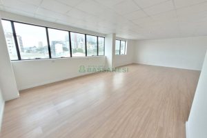 Sala com 54m², 1 vaga, no bairro Pio X em Caxias do Sul para Alugar