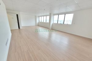 Sala com 54m², 1 vaga, no bairro Pio X em Caxias do Sul para Alugar