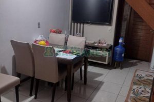 Sobrado com 49m², 2 dormitórios, 1 vaga, no bairro Santa Catarina em Caxias do Sul para Comprar