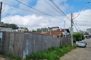 Terreno com 360m², no bairro Desvio Rizzo em Caxias do Sul para Comprar