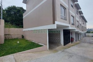 Sobrado com 80m², 2 dormitórios, 1 vaga, no bairro Cidade Nova em Caxias do Sul para Alugar