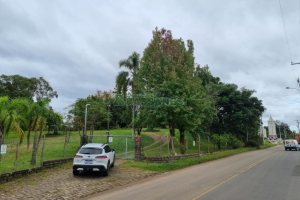 Chácara com 400m², 3 dormitórios, 1 vaga, no bairro Monte Bérico em Caxias do Sul para Comprar