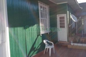 Casa com 132m², 3 dormitórios, 1 vaga, no bairro Medianeira em Caxias do Sul para Comprar
