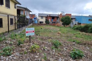 Terreno com 360m², no bairro Charqueadas em Caxias do Sul para Comprar