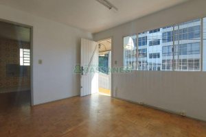 Casa com 90m², 3 dormitórios, 1 vaga, no bairro Universitário em Caxias do Sul para Alugar