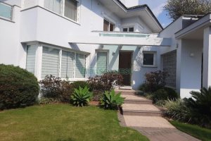 Casa com 552m², 4 dormitórios, 4 vagas, no bairro Sant Etiene em Caxias do Sul para Comprar