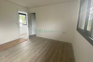 Casa com 1130m², 4 dormitórios, 2 vagas, no bairro São Ciro em Caxias do Sul para Comprar