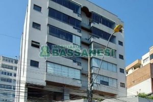 Apto Mobiliado com 80m², 2 dormitórios, 1 vaga, no bairro Centro em Caxias do Sul para Alugar