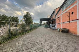 Pavilhão com 811m², no bairro Industrial em Caxias do Sul para Alugar