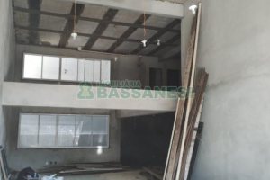 Loja com 160m², 1 vaga, no bairro Exposição em Caxias do Sul para Alugar