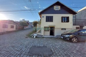 Casa com 54m², 2 dormitórios, no bairro Cinqüentenário em Caxias do Sul para Alugar