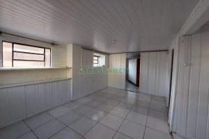 Casa com 54m², 2 dormitórios, no bairro Cinqüentenário em Caxias do Sul para Alugar