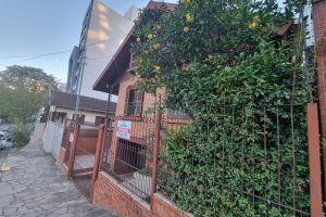 Casa com 180m², 3 dormitórios, 1 vaga, no bairro São Pelegrino em Caxias do Sul para Comprar