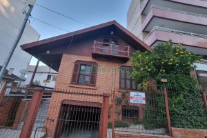 Casa com 180m², 3 dormitórios, 1 vaga, no bairro São Pelegrino em Caxias do Sul para Comprar