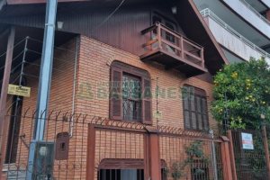 Casa com 180m², 3 dormitórios, 1 vaga, no bairro São Pelegrino em Caxias do Sul para Comprar