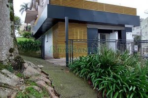 Casa Comercial com 240m², no bairro Nossa Senhora de Lourdes em Caxias do Sul para Comprar