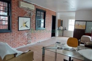 Casa Comercial com 240m², no bairro Nossa Senhora de Lourdes em Caxias do Sul para Comprar