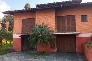Casa com 580m², 5 dormitórios, 5 vagas, no bairro Bela Vista em Caxias do Sul para Comprar