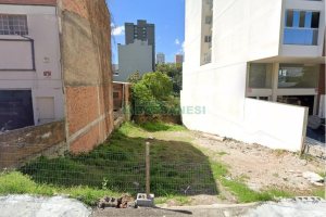 Terreno com 390m², no bairro Panazzolo em Caxias do Sul para Comprar