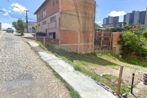 Terreno com 390m², no bairro Panazzolo em Caxias do Sul para Comprar
