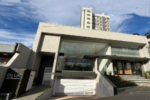 Apto Mobiliado com 42m², 1 dormitório, 1 vaga, no bairro Lourdes em Caxias do Sul para Alugar