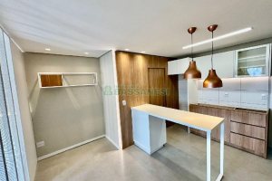 Apto Mobiliado com 42m², 1 dormitório, 1 vaga, no bairro Lourdes em Caxias do Sul para Alugar