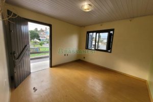 Casa com 200m², 3 dormitórios, 2 vagas, no bairro Cinqüentenário em Caxias do Sul para Comprar