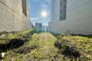 Terreno com 405m², no bairro Sanvitto em Caxias do Sul para Comprar