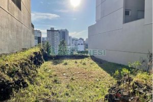 Terreno com 405m², no bairro Sanvitto em Caxias do Sul para Comprar