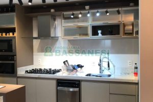 Apto Mobiliado com 90m², 2 dormitórios, 3 vagas, no bairro Charqueadas em Caxias do Sul para Alugar