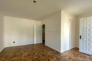 Casa com 300m², 4 dormitórios, 2 vagas, no bairro Universitário em Caxias do Sul para Alugar