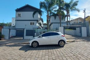 Sobrado com 86m², 3 dormitórios, 2 vagas, no bairro Interlagos em Caxias do Sul para Comprar