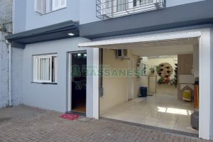 Sobrado com 86m², 3 dormitórios, 2 vagas, no bairro Interlagos em Caxias do Sul para Comprar