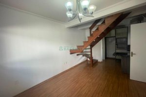 Sobrado com 86m², 3 dormitórios, 2 vagas, no bairro Interlagos em Caxias do Sul para Comprar