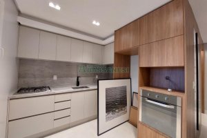 Apartamento com 104m², 3 dormitórios, 2 vagas, no bairro Universitário em Caxias do Sul para Comprar
