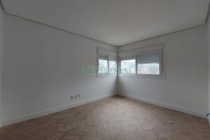 Apartamento com 101m², 3 dormitórios, 2 vagas, no bairro Universitário em Caxias do Sul para Comprar