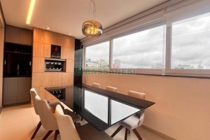 Apartamento com 140m², 3 dormitórios, 4 vagas, no bairro Madureira em Caxias do Sul para Alugar ou Comprar