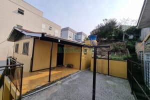Casa com 63m², 3 dormitórios, 1 vaga, no bairro Esplanada em Caxias do Sul para Comprar
